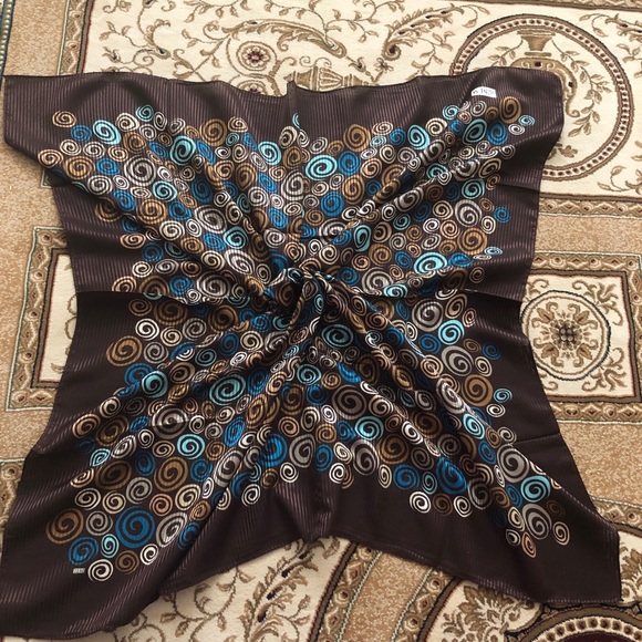 Scarf brown from Turkey. Nice and elegant. - Picture 2 of 3